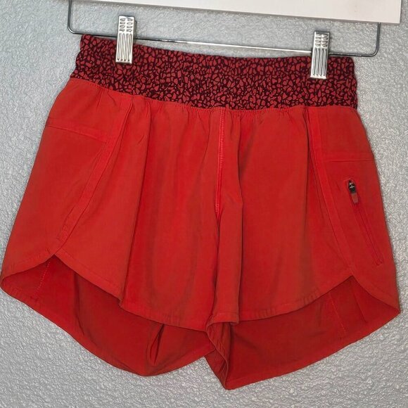 Lululemon Tracker Short III (4-way Stretch) - 4 Miss Mosaic Alarming Red Grape - Picture 3 of 6